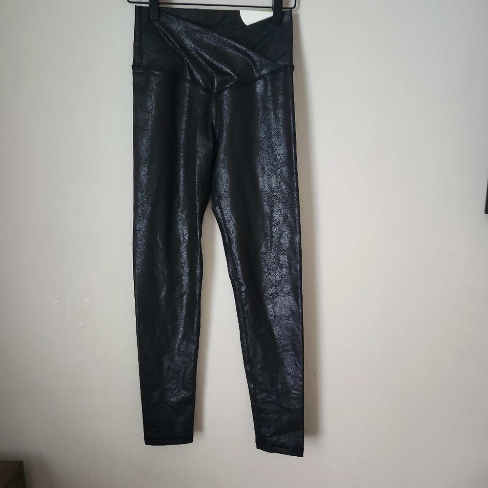 NWT OFFLINE by aerie | The Hugger High Waist Crossover Crackle Legging - Size M - Picture 3 of 11